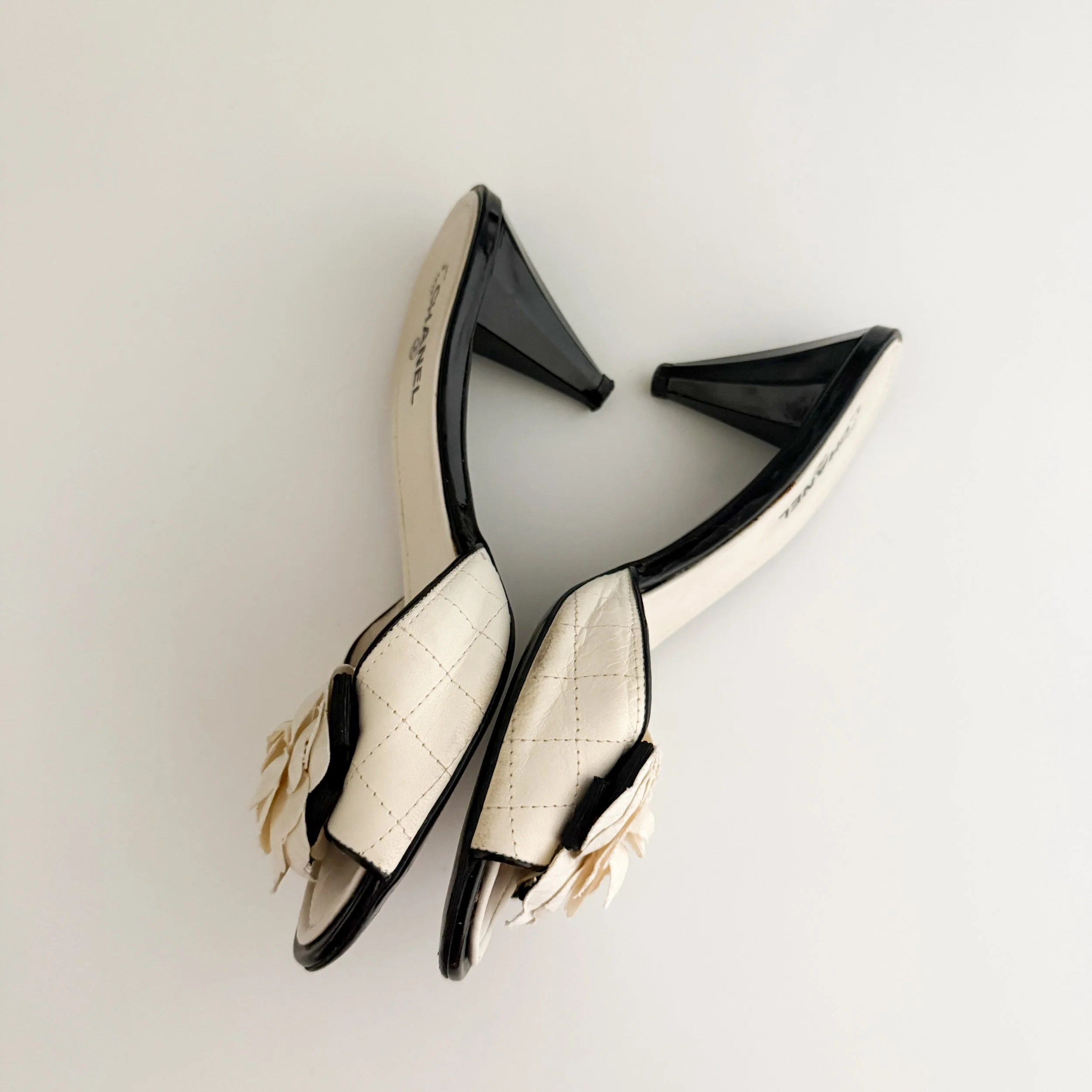 Christian Dior Vintage 1950's/1960's Ivory Leather Gloves — sororité.